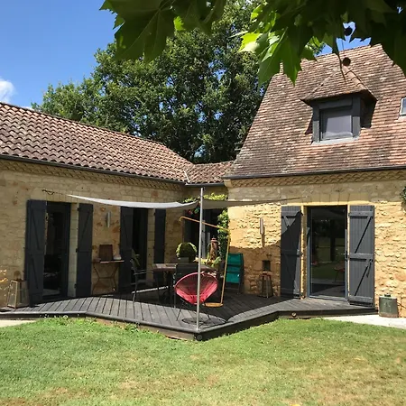 Semesterbostad Au Bout Du Chemin Insolite De Charme Vitrac (Dordogne)